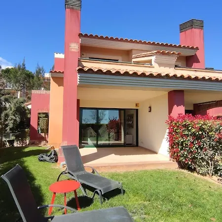 Preciosa Casa Con Piscina En Bonmont Сasa de vacaciones *