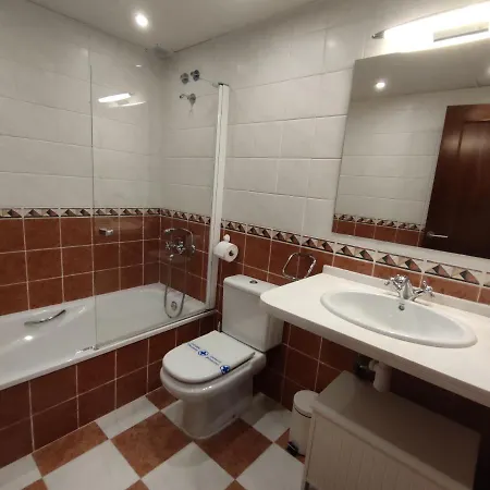 Preciosa Casa Con Piscina En Bonmont Сasa de vacaciones *